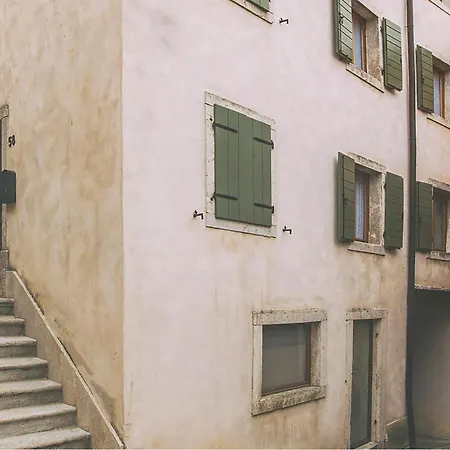 Apartment Stunning In With Wifi Oprtalj