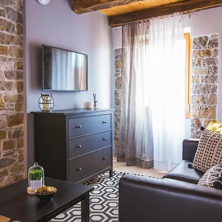 Appartement Awesome In With Wifi Oprtalj