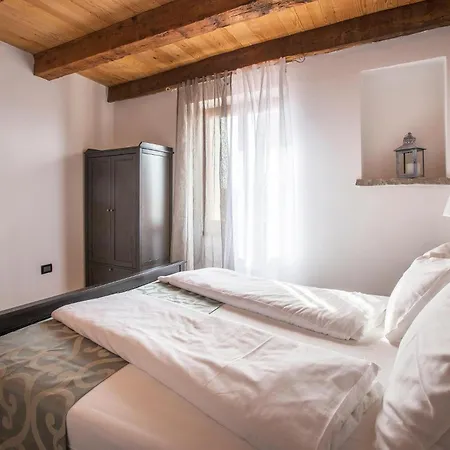 Appartement Awesome In With Wifi Oprtalj