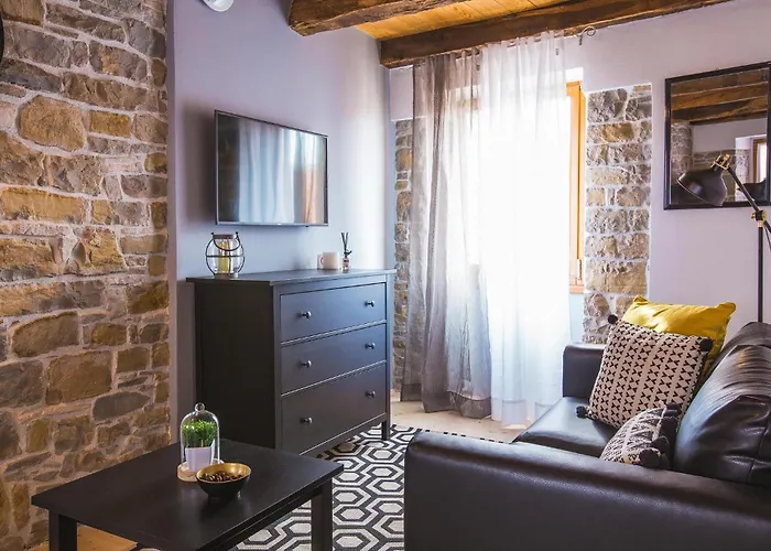 Lägenhet Stunning In With Wifi Oprtalj